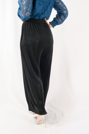 กางเกงขายาวทรงพีทเอวสม็อค  - Wide Leg Crop Long Pants