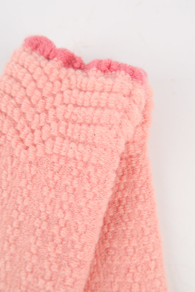 ถุงมือไหมพรมแต่งระบายที่ข้อมือ - Knitted Gloves