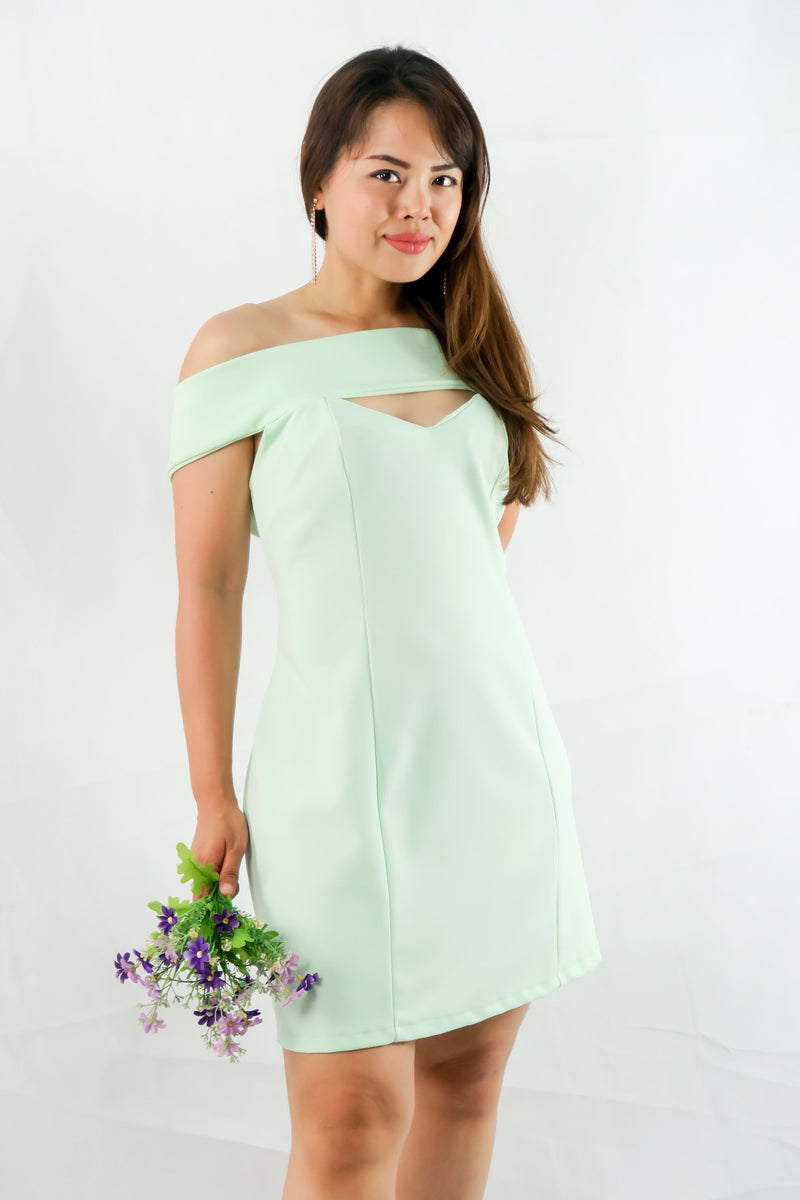 เดรสเปิดไหล่ - Off The Shoulder Shift Dress