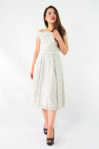 ชุดลูกไม้เปิดไหล่ - Off The Shoulder Lace Midi Dress