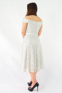 ชุดลูกไม้เปิดไหล่ - Off The Shoulder Lace Midi Dress