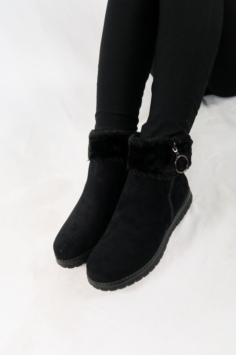รองเท้าบูทหนังกำมะหยี่ แต่งขนเฟอร์ no.80223-10 - Winter Boots Minus The Fur Lining On The Inside