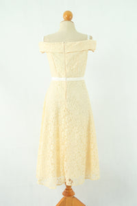 ชุดลูกไม้เปิดไหล่ - Off The Shoulder Lace Midi Dress