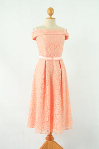 ชุดลูกไม้เปิดไหล่ - Off The Shoulder Lace Midi Dress