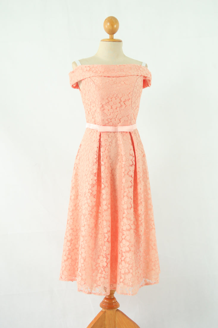 ชุดลูกไม้เปิดไหล่ - Off The Shoulder Lace Midi Dress