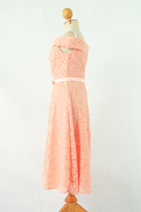 ชุดลูกไม้เปิดไหล่ - Off The Shoulder Lace Midi Dress