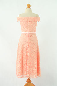 ชุดลูกไม้เปิดไหล่ - Off The Shoulder Lace Midi Dress