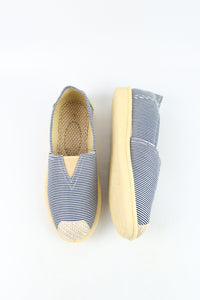 รองเท้าส้นแบนผ้าแคนวาส - Candy Stripe Canvas Flats Shoes