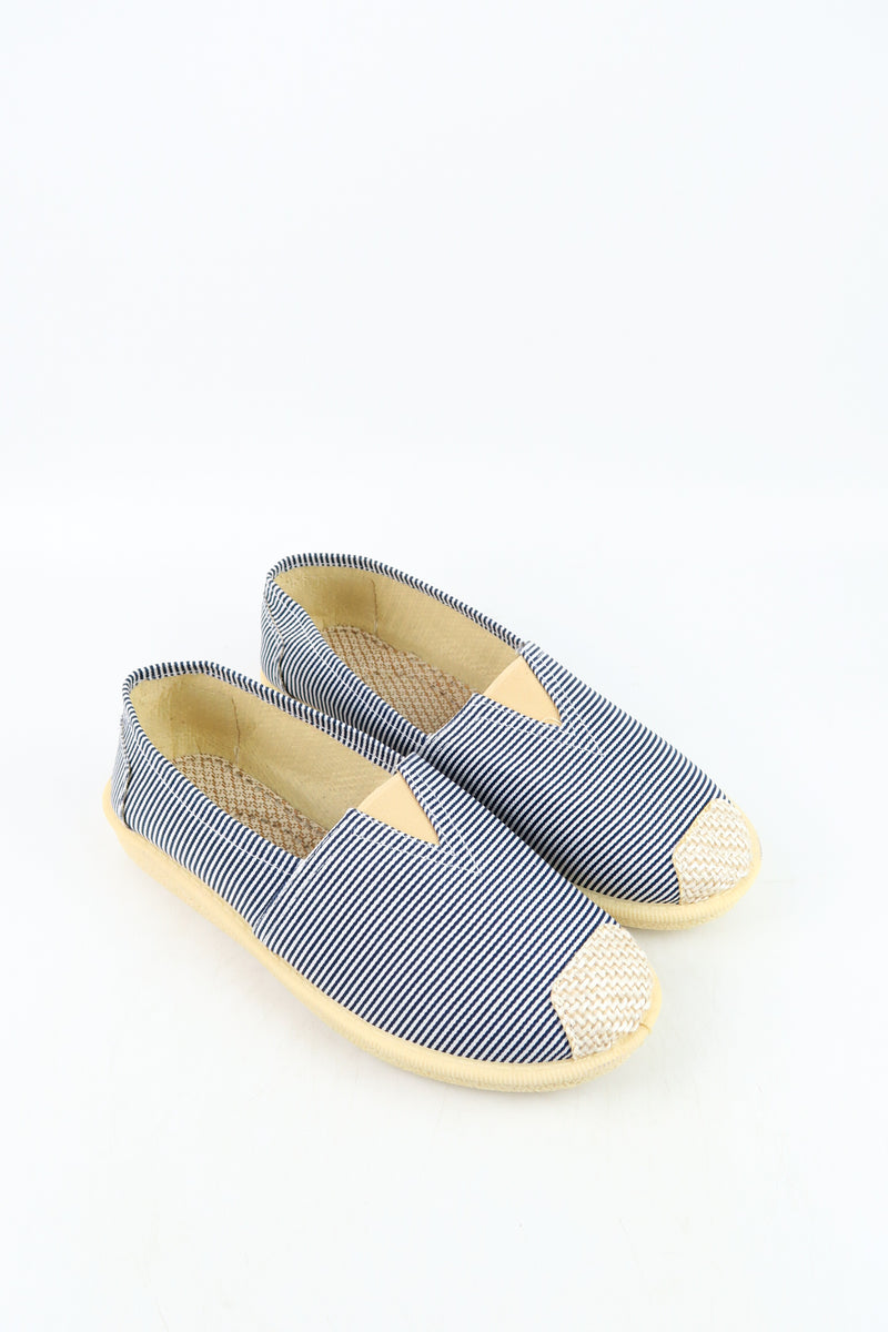 รองเท้าส้นแบนผ้าแคนวาส - Candy Stripe Canvas Flats Shoes