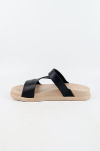 รองเท้าแตะ - Fashion Women Candy Color Leather Cross Summer Flat Platform Sandals