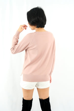 เสื้อไหมพรม เสื้อสเวตเตอร์ เสื้อกันหนาวคอกลม แขนยาว - Women's Basic Round Neck Side Split Loose Long Sleeve Knit Sweater