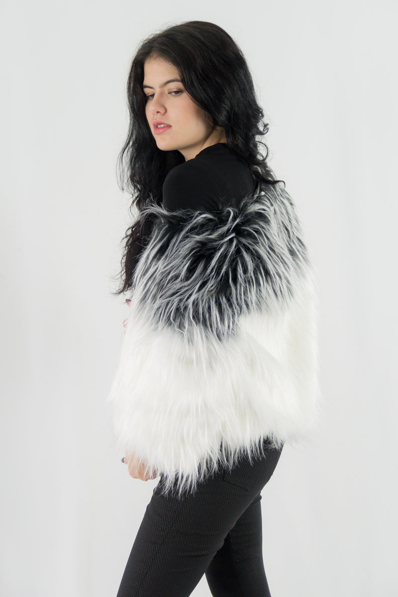 เสื้อคลุมขนสัตว์ - Chanel-Style Faux Fur Blazer