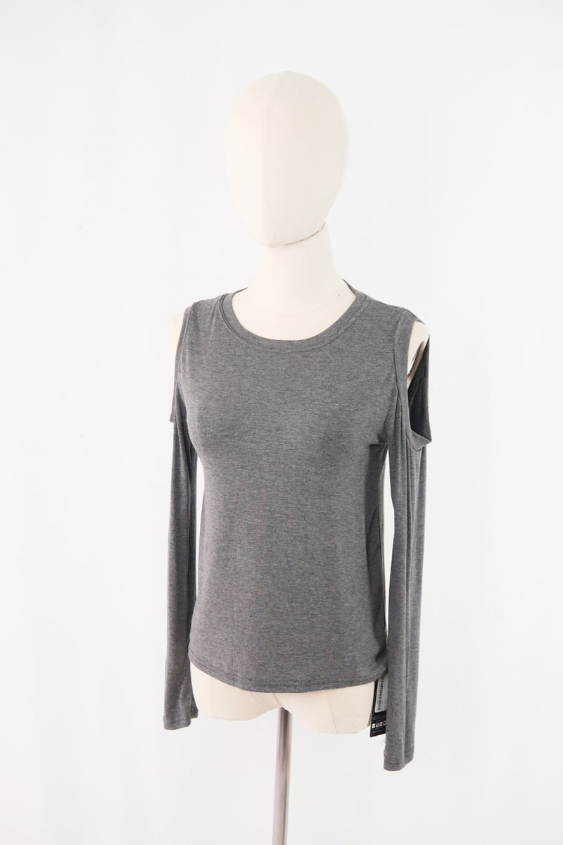 เสื้อยืดสีพื้นคอกลมเว้าไหล่ - Basic T-Shirt