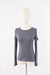 เสื้อยืดสีพื้นคอกลมเว้าไหล่ - Basic T-Shirt
