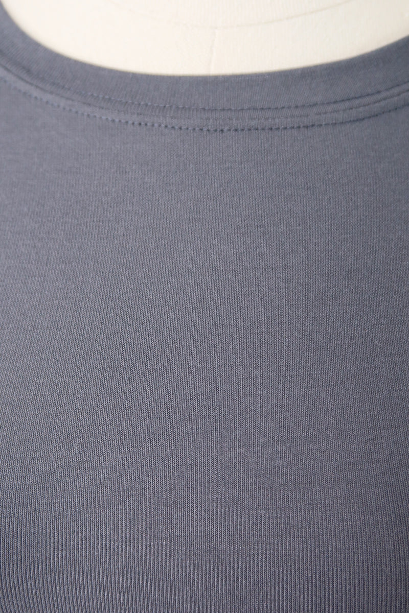เสื้อยืดสีพื้นคอกลมเว้าไหล่ - Basic T-Shirt