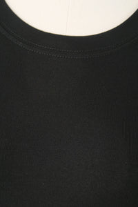 เสื้อยืดสีพื้นคอกลมเว้าไหล่ - Basic T-Shirt