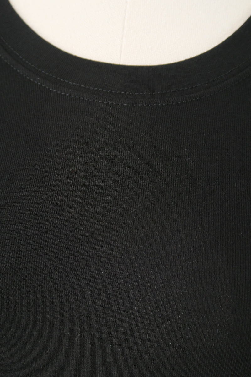 เสื้อยืดสีพื้นคอกลมเว้าไหล่ - Basic T-Shirt