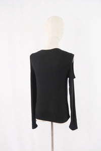 เสื้อยืดสีพื้นคอกลมเว้าไหล่ - Basic T-Shirt