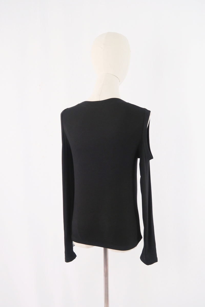 เสื้อยืดสีพื้นคอกลมเว้าไหล่ - Basic T-Shirt