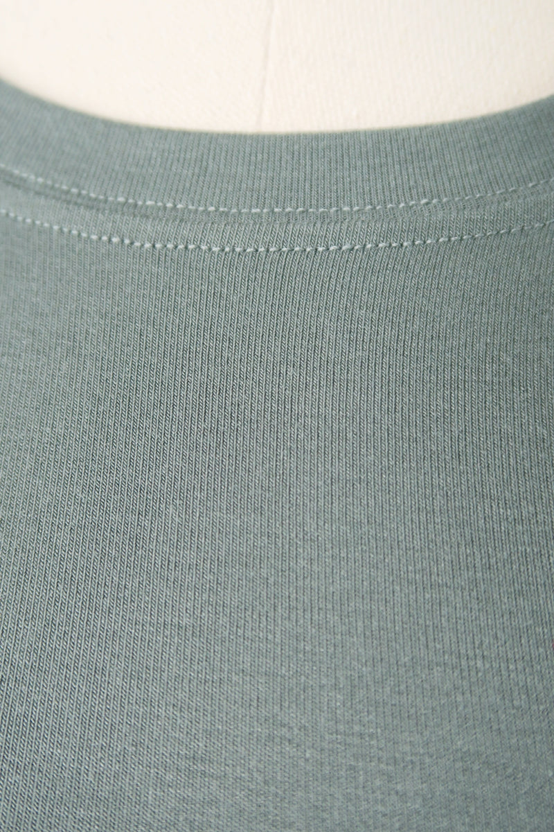 เสื้อยืดสีพื้นคอกลมเว้าไหล่ - Basic T-Shirt