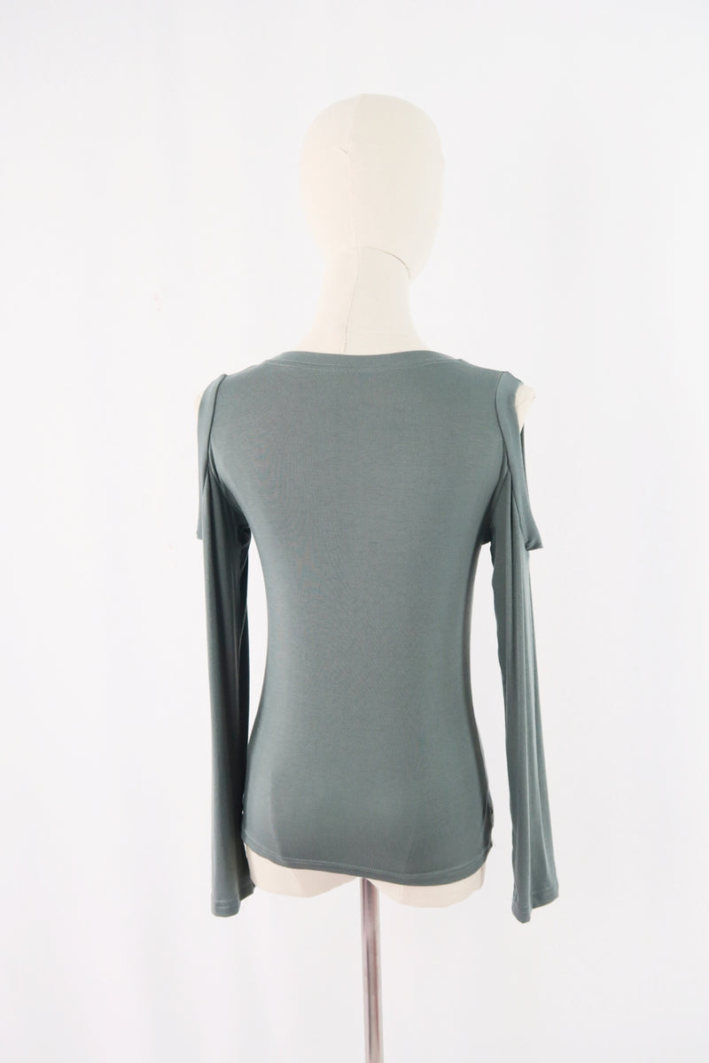 เสื้อยืดสีพื้นคอกลมเว้าไหล่ - Basic T-Shirt