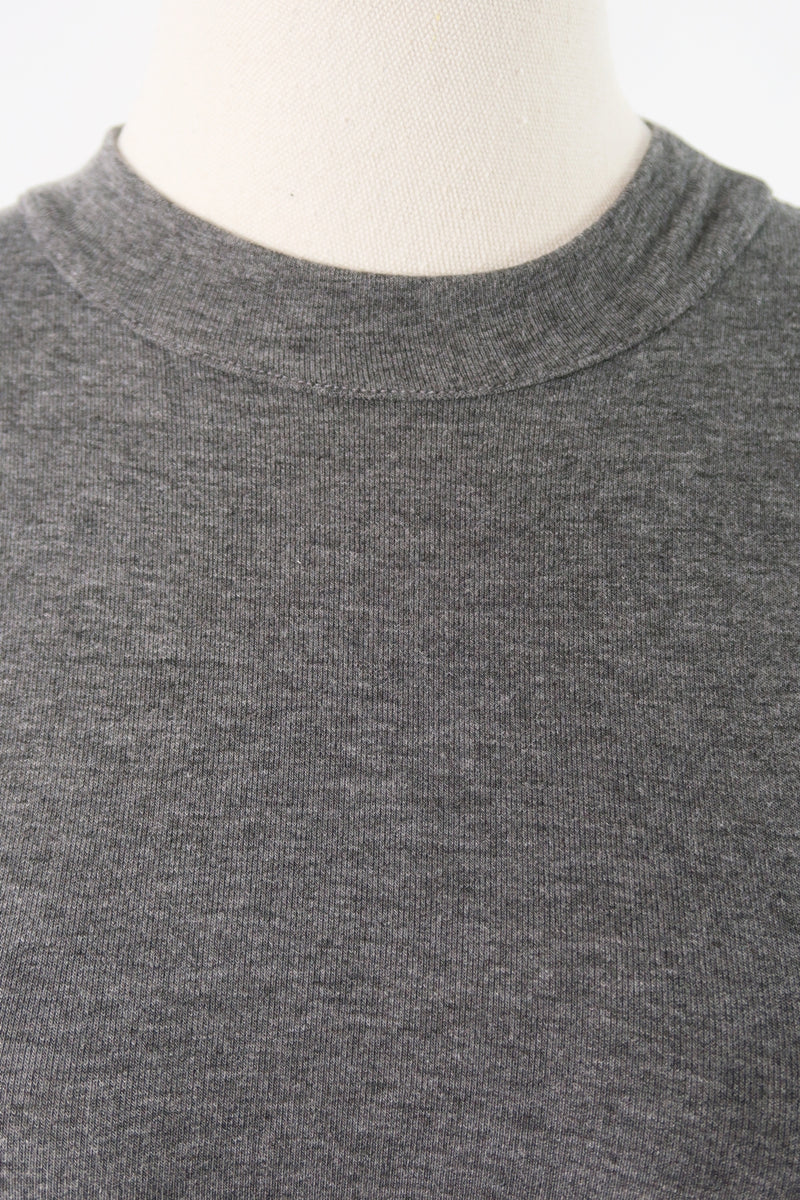 เสื้อยืดสีพื้นคอกลมเว้าหลัง - Basic T-Shirt