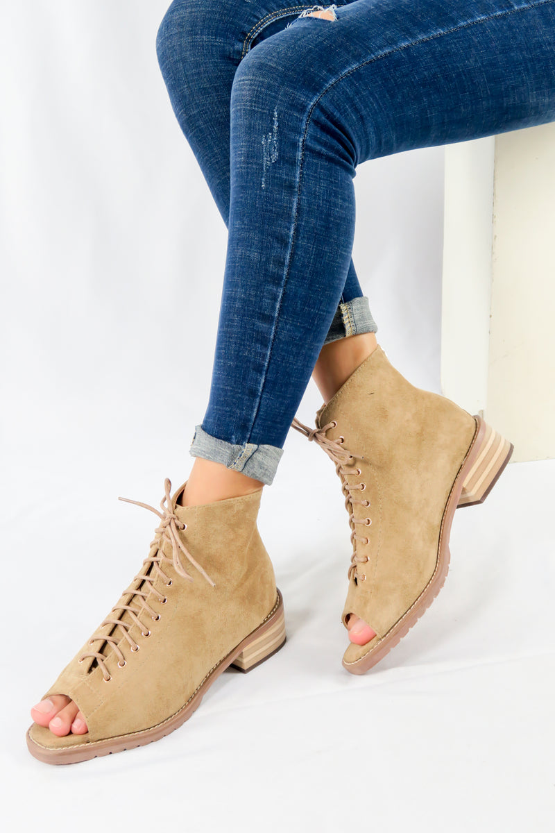 รองเท้าบูท แฟชั่นกันหนาว  - Lace Up Leather Ankle Boots