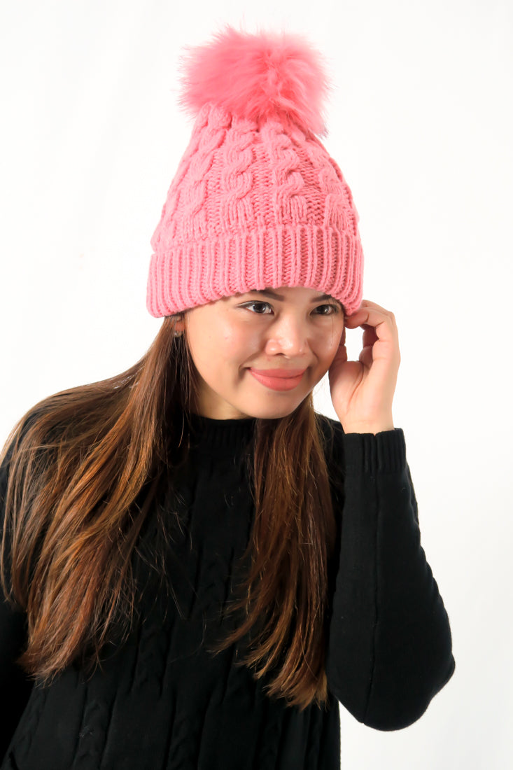 หมวกไหมพรม ทรงบีนนี่แต่งปอม แบบบุขนด้านใน - Thick Cable Knitted Fleece Lined Pom Pom Beanie Hat with Hair Tie