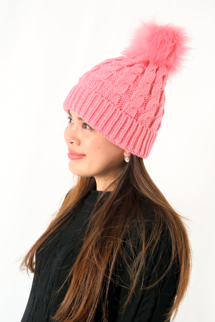 หมวกไหมพรม ทรงบีนนี่แต่งปอม แบบบุขนด้านใน - Thick Cable Knitted Fleece Lined Pom Pom Beanie Hat with Hair Tie