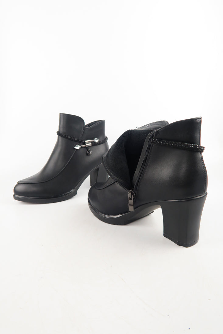 รองเท้าบูทหนังกันหนาวส้นสูง รุ่น 9903 - Women's Mazziee Ankle Bootie