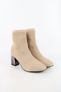 รองเท้าบูทแฟชั่นส้นสูง  - Pointed Toe Mid Heel Ankle Boots