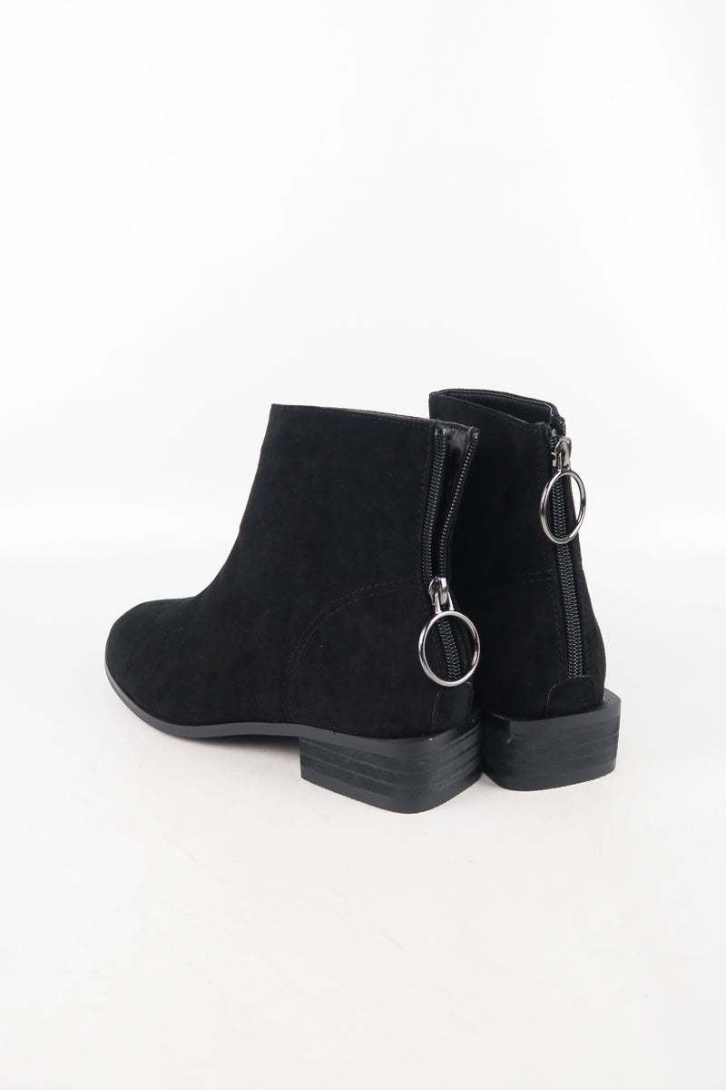 รองเท้าบูทกันหนาว ส้นสูงแต่งซิปหลัง - Pointed Toe Mid Heel Ankle Boots