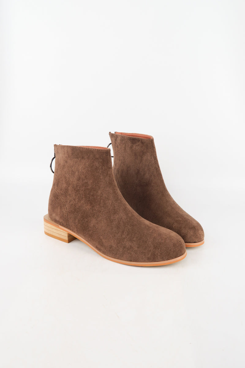 รองเท้าบูทกันหนาว ส้นสูงแต่งซิปหลัง - Pointed Toe Mid Heel Ankle Boots