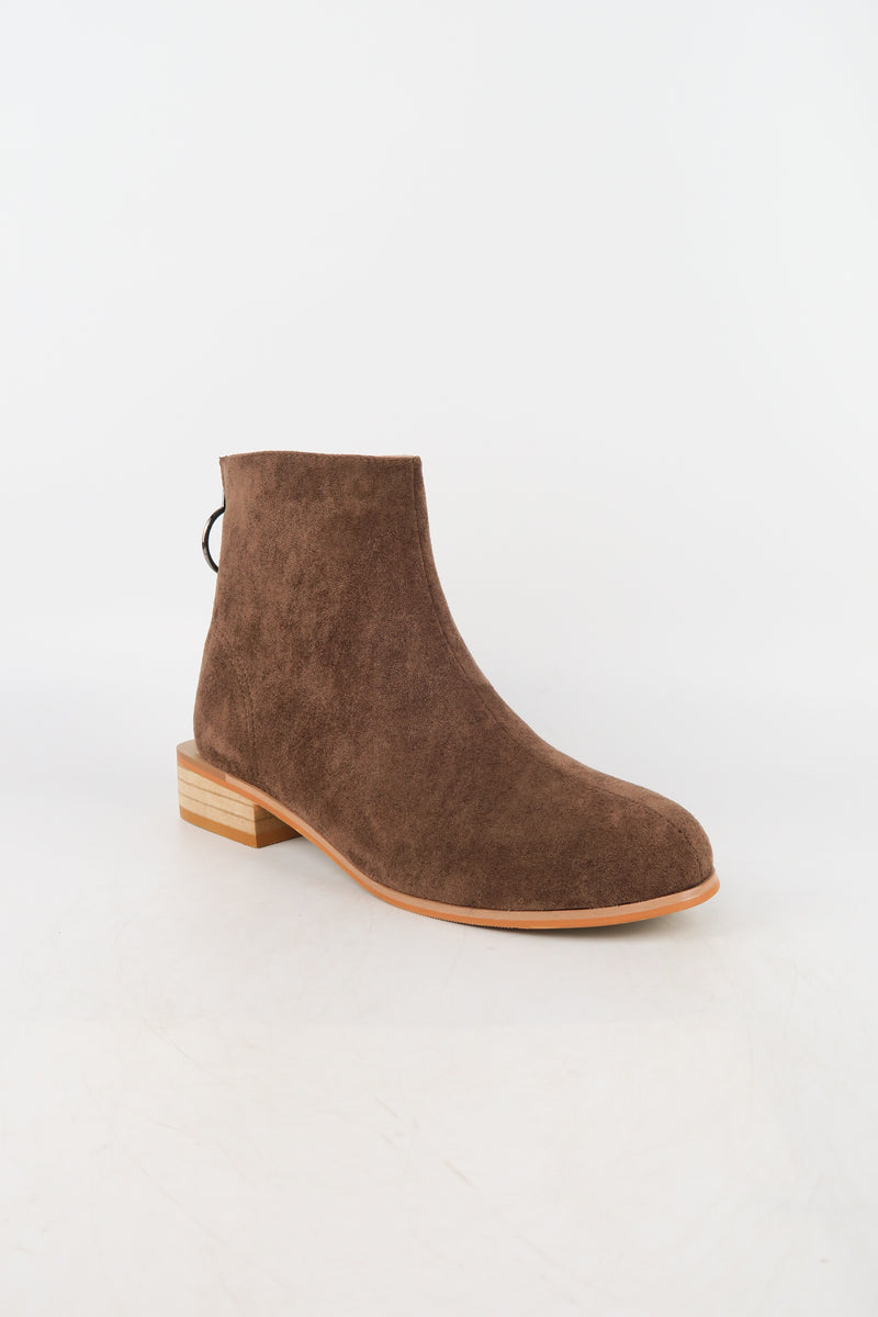 รองเท้าบูทกันหนาว ส้นสูงแต่งซิปหลัง - Pointed Toe Mid Heel Ankle Boots