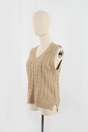 เสื้อไหมพรมเเขนในตัว - Sleeveless Sweater