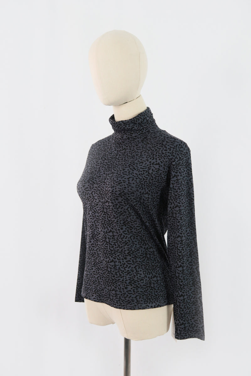 สเวตเตอร์ คอสูง แขนยาว - High-Neck Sweater