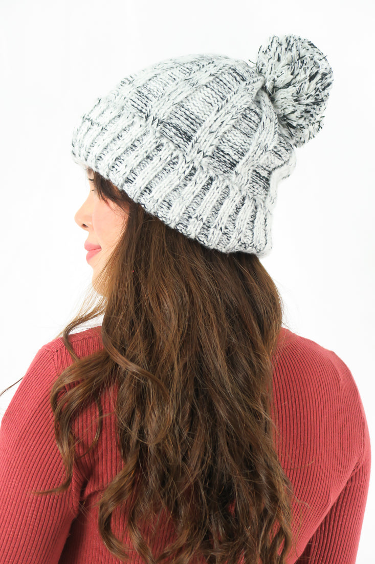 หมวกไหมพรม ทรงบีนนี่แต่งปอม แบบบุขนด้านใน - Thick Cable Knitted Fleece Lined Pom Pom Beanie Hat