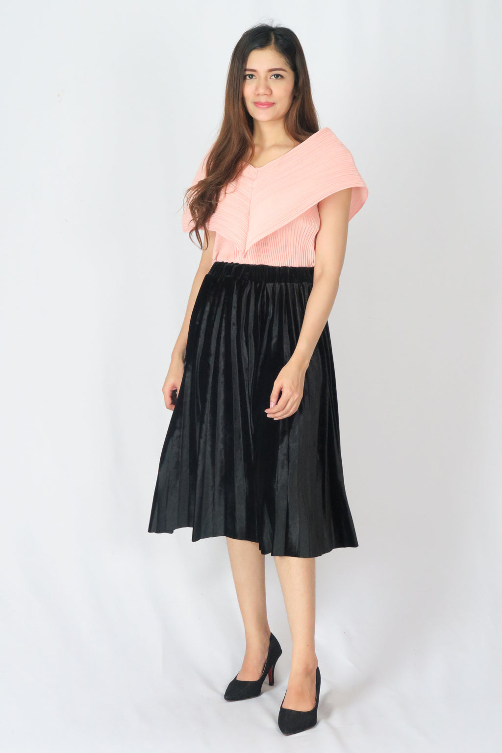 กระโปรงพลีทยาวกำมะหยี่ - Velvel Pleated Midi Skirt