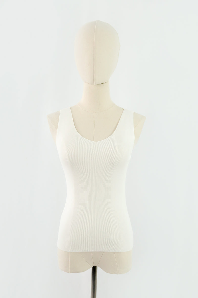 เสื้อยืดคอวี - V-Neck Sleeveless Top