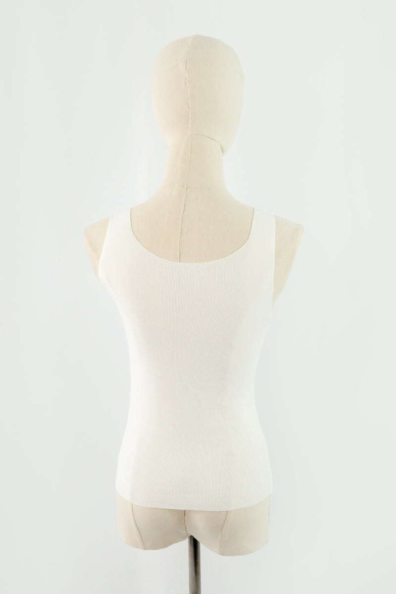 เสื้อยืดคอวี - V-Neck Sleeveless Top