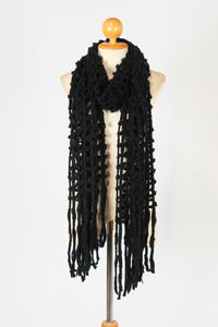 ผ้าพันคอไหมพรมตาข่าย  - Large Cable-Knit Soft Wool Scarf