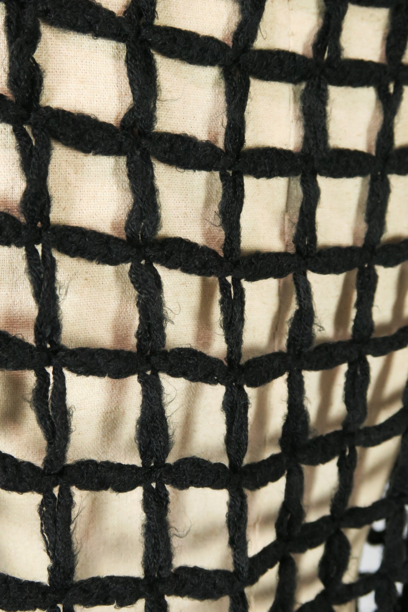 ผ้าพันคอไหมพรมตาข่าย  - Large Cable-Knit Soft Wool Scarf