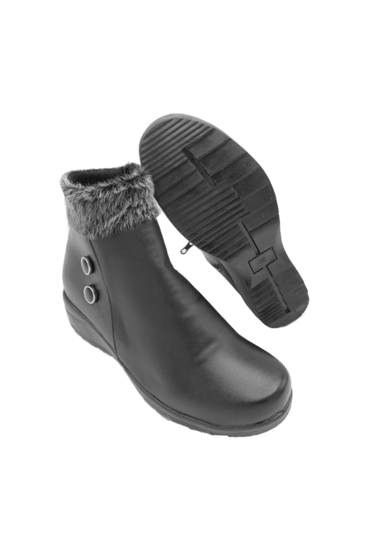 รองเท้าบูทหนังแต่งขน A603- Faux Fux Patent Leather Ankle Boots
