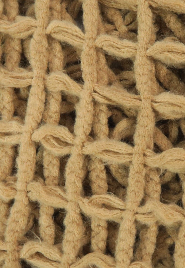 ผ้าพันคอไหมพรมตาข่าย  - Large Cable-Knit Soft Wool Scarf