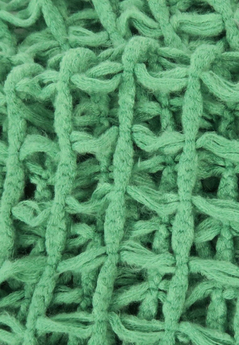ผ้าพันคอไหมพรมตาข่าย  - Large Cable-Knit Soft Wool Scarf
