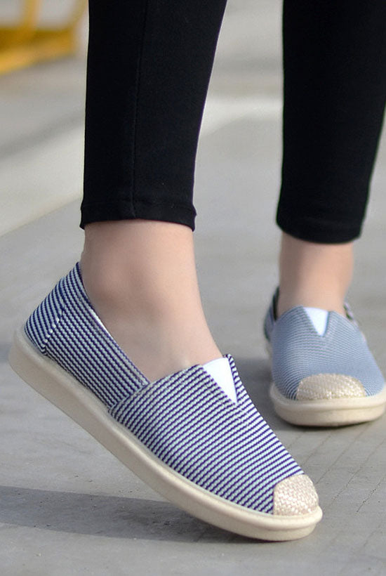 รองเท้าส้นแบนผ้าแคนวาส - Candy Stripe Canvas Flats Shoes