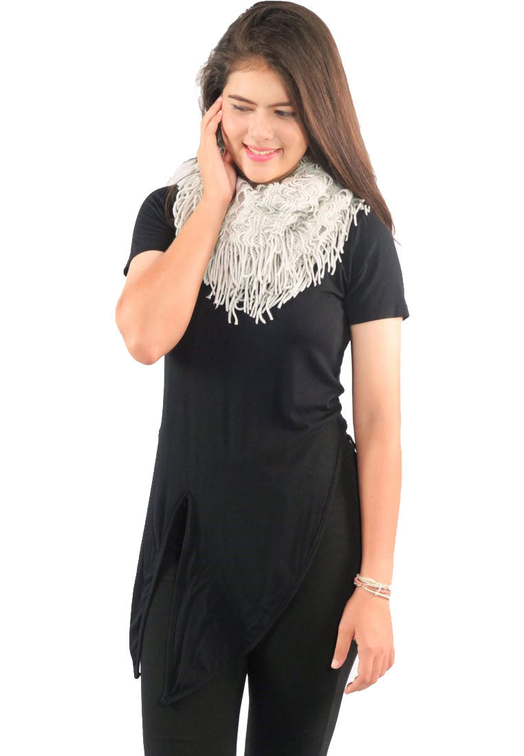 ผ้าพันคอทรงกลมอินฟินิตี้ - Warm Knit Infinity Scarf With Tassels