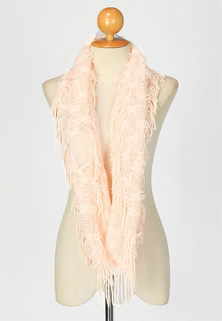 ผ้าพันคอทรงกลมอินฟินิตี้ - Warm Knit Infinity Scarf With Tassels