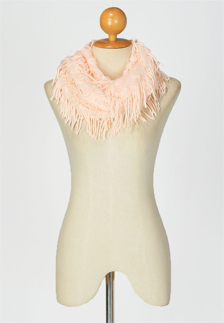 ผ้าพันคอทรงกลมอินฟินิตี้ - Warm Knit Infinity Scarf With Tassels